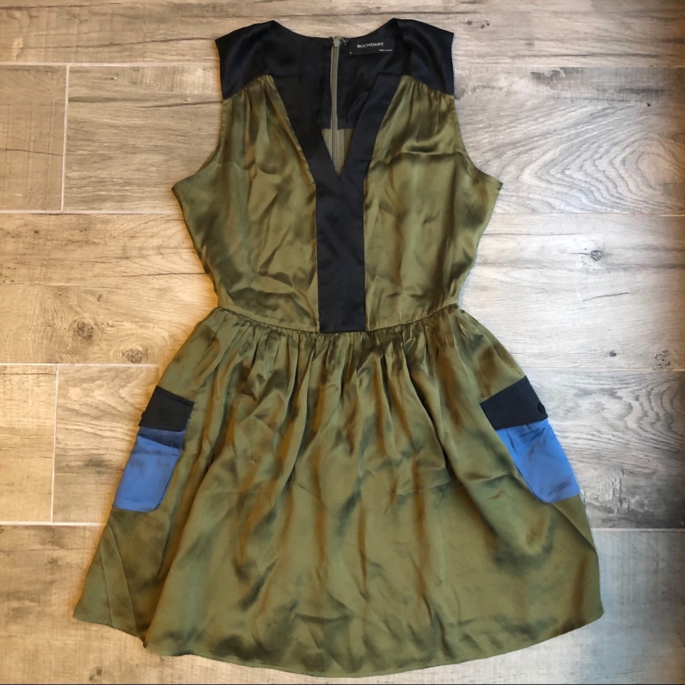 Boundary 100% silk green pocket a-line dress